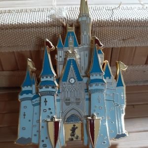2003 Cast Exclusive 3D WDW Castle 3.5" Pin